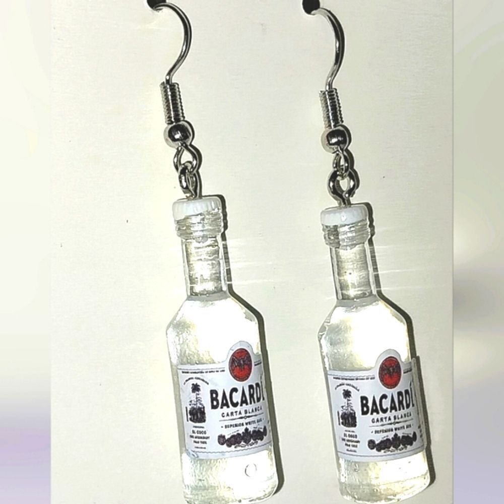Super cute retro boozy resin earring